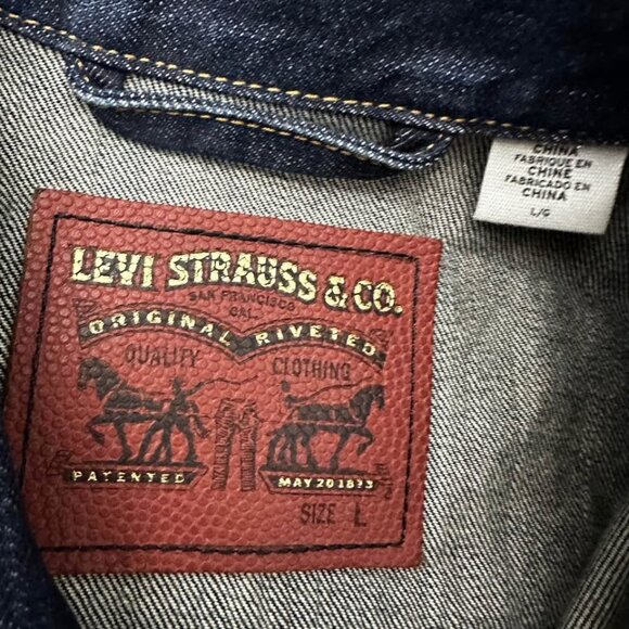 New England Patriots Levi's Blue Sports Denim Trucker Men's Jacket Large - Picture 6 of 8